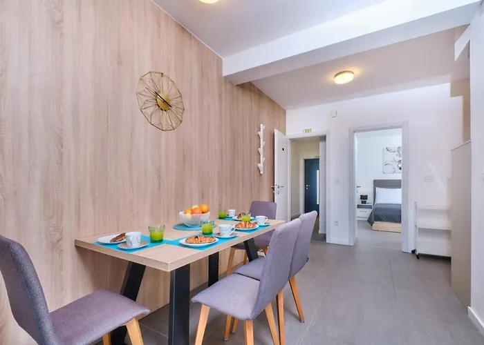 House Torre Apartament