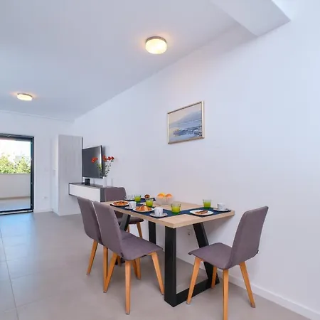 House Torre דירה מאלי לוסיניי